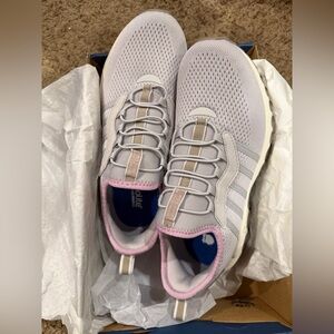 K-Swiss Women's Tubes Slip-On Athletic Sneaker MOONRCK/VPRBL/SNWWHT Sz9